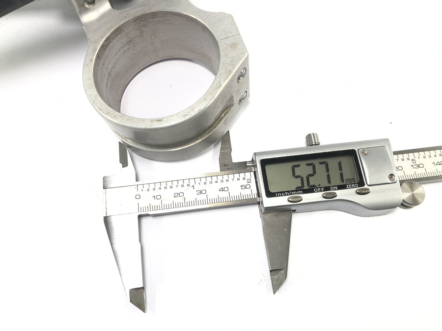 Aprilia SL 1000 Falco PA [2000] - Ohjaustanko Fum vasemmalla ja oikealla pidikkeellä -on Poles -alumiinihopea