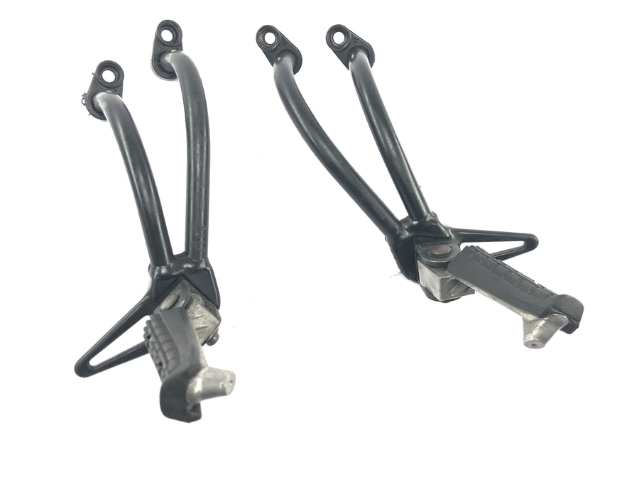 Triumph Tiger 900 T400 [1998] - Rear passenger footrests