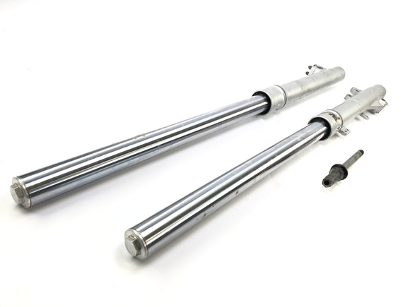 Yamaha DT 125 DE06 [2005] - Fourche télescopique avec axe