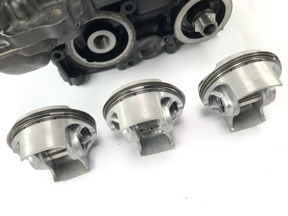 Triumph Street Triple R 675 D67LD [2010] - Жилье с беговыми розетками и поршнями