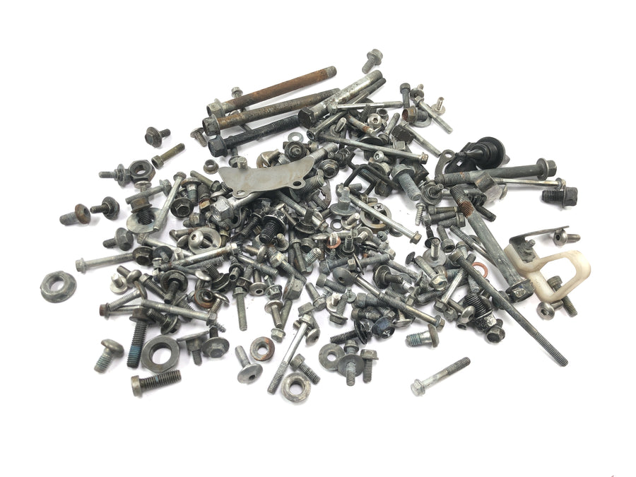 Yamaha WR 125 X DE07 [2010] - lote mixto de piezas sobrantes y tornillos