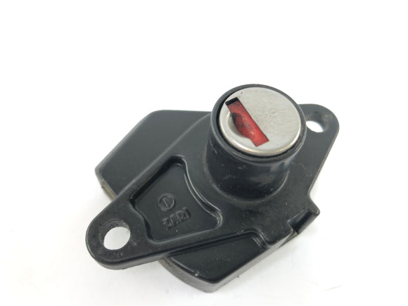 Triumph Daytona 955i T595 [1999] - Blocco di accensione del serbatoio del set di castello sopra