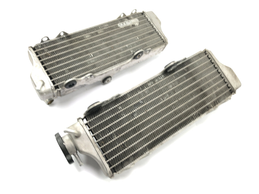 Husqvarna TE 610 H6 8AE [TE 570 H7] - Kylare vattenkylare vänster höger set
