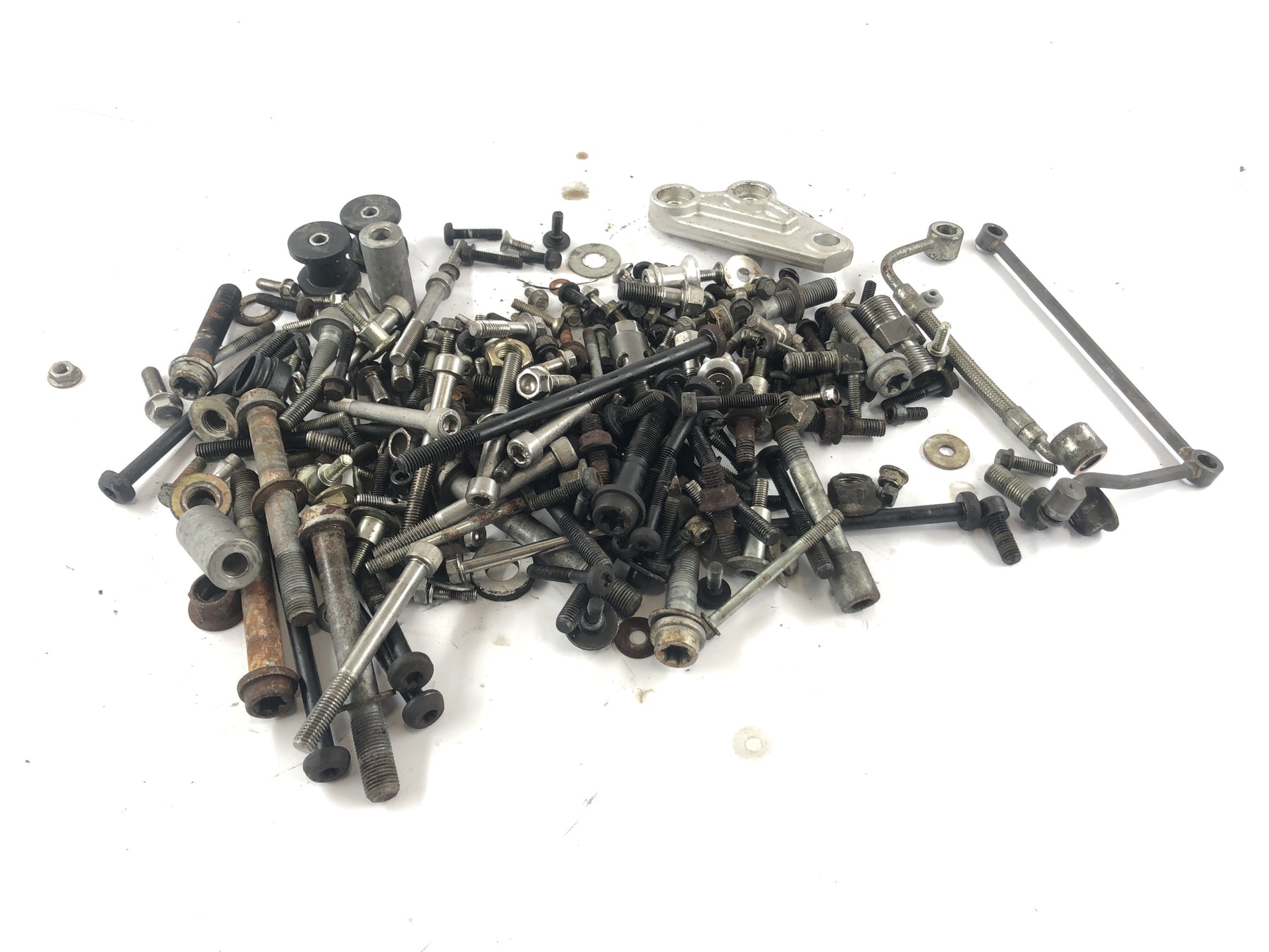 Triumph Speed ​​Triple 955i [1999] - Screws and remaining parts bundle