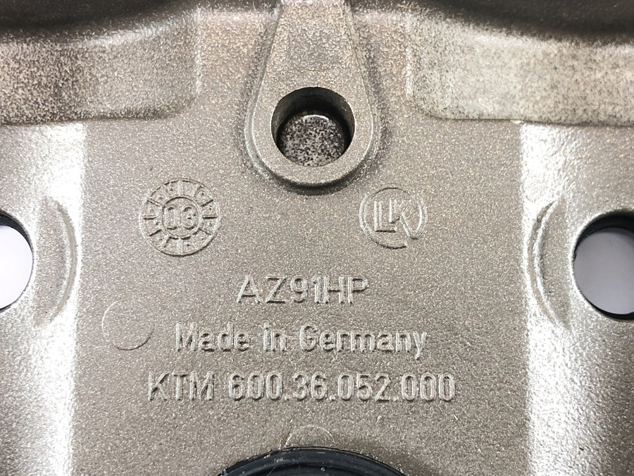 KTM 950 Adventure LC8 [2004] - hátsó szelepfedél hengerfejburkolat magnézium motorburkolat
