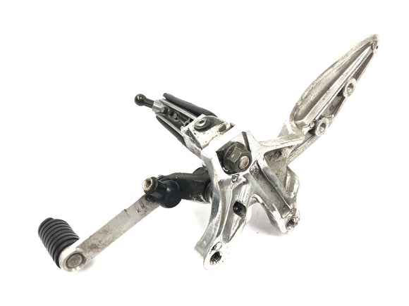 YAMAHA TRX 800 4UN [1996] - Fodstøttens fodstøtte til venstre med Holder og skiftende pedal