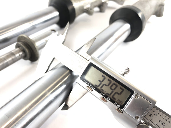 Yamaha XS 400 2A2 [1982]  - 軸付きテレガベル