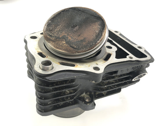 Kawasaki VN 800 Classic [2000] - válec s pístovým válcem za sebou