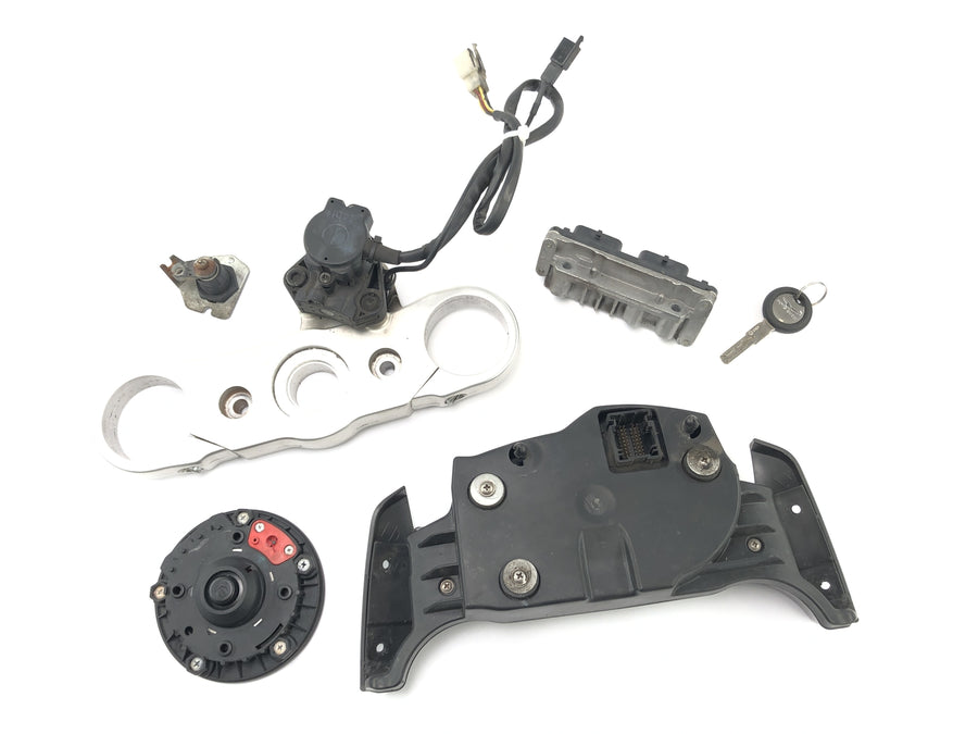 Moto Guzzi Stelvio 1200 4V [2009] – lukukomplekt spidomeetri juhtseadme paagiluku ja kahvlisillaga ülaosas