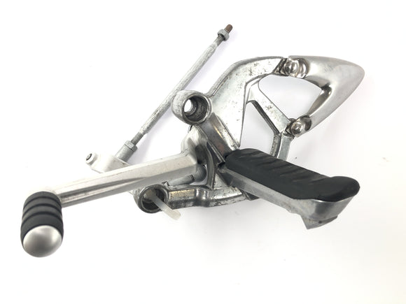 Triumph Sprint St 1050 [2005] -Footresting Systemのドライバーのフットレストフットレミストフットレストプレートのスイッチングペダルとリンケージ