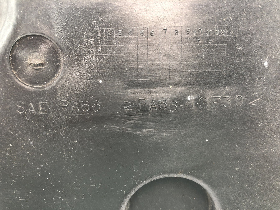 Suzuki Intruder VL 1500 AL [2000] - compartimento de armazenamento de ferramentas