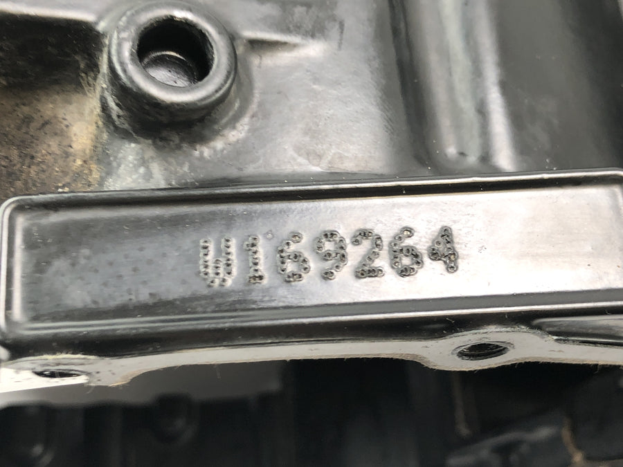 Triumph Tiger 955i 709EN [2003] - Moottorilohkon moottorin kotelon sylinterilohko männillä