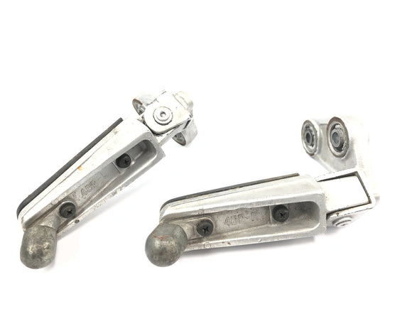 Yamaha GTS 1000 4FV [1997] - Fører fodstøtter venstre og højre