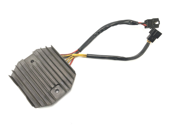 Triumph Speed Triple 1050 515NJ [2007] - regulator napięcia, prostownik, regulator