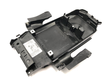 Kawasaki Versys KLE 650 A [2006] - Revestimiento interior subestructura trasera salpicadero trasero