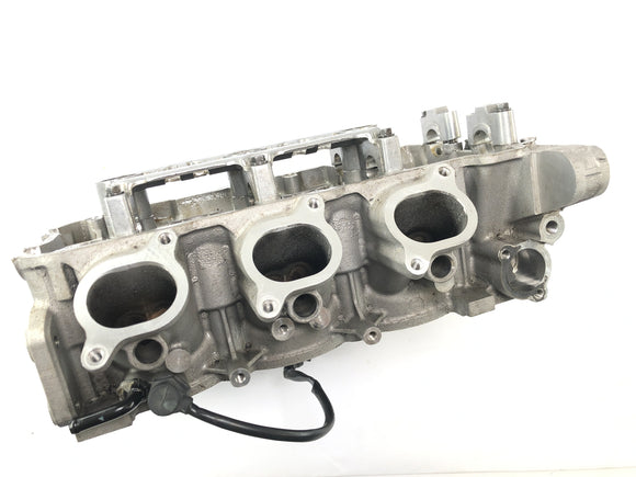 Triumph Sprint St 1050 [2005] - hlava válce