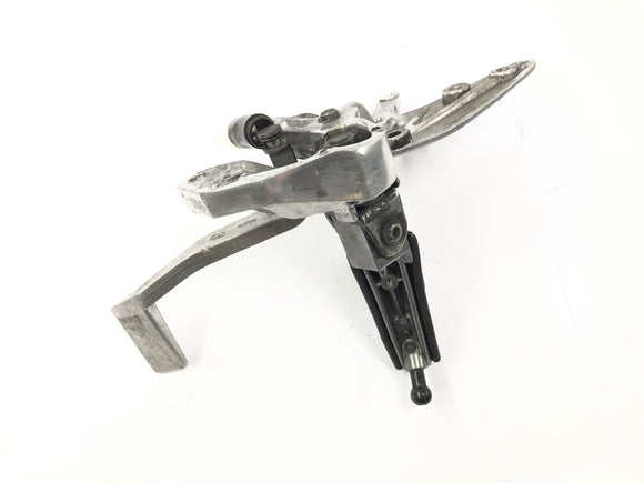 Yamaha TRX 800 4un [1996] - voetsteun van de voetsteun rechtstreeks met houder en remhendel