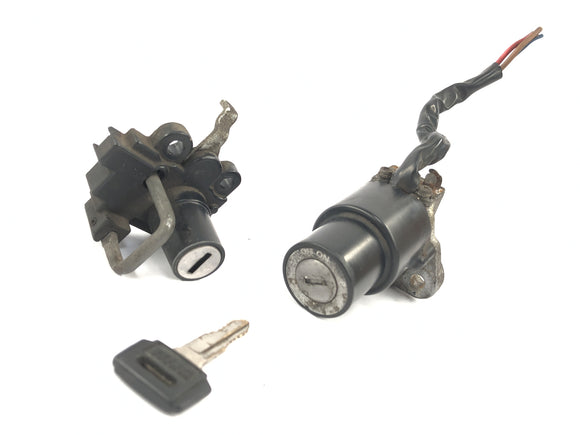 ヤマハXV 750 5G5 [1982]  -  1キー付きイグニッションロックとヘルメットロック