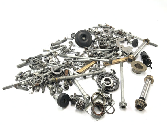 KTM 690 SM Prestige [2007] - Skruer og restdeler er viklet sammen