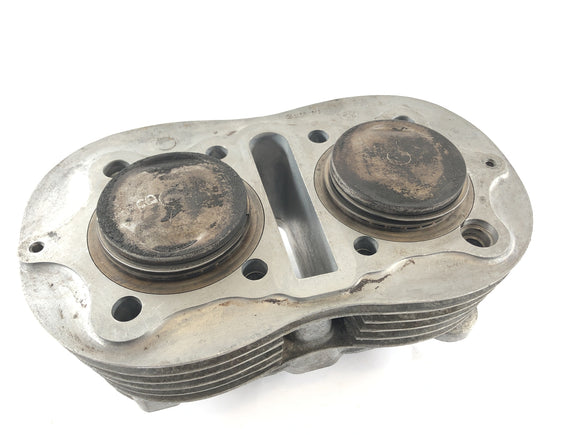 Yamaha XS 400 2A2 [1982]  - ピストン付きのシリンダー