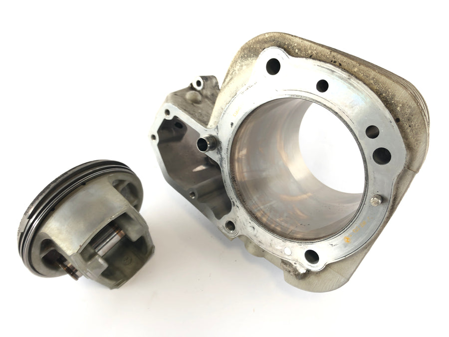 BMW R 1150 R R21 [2002] - Cylinder with piston left