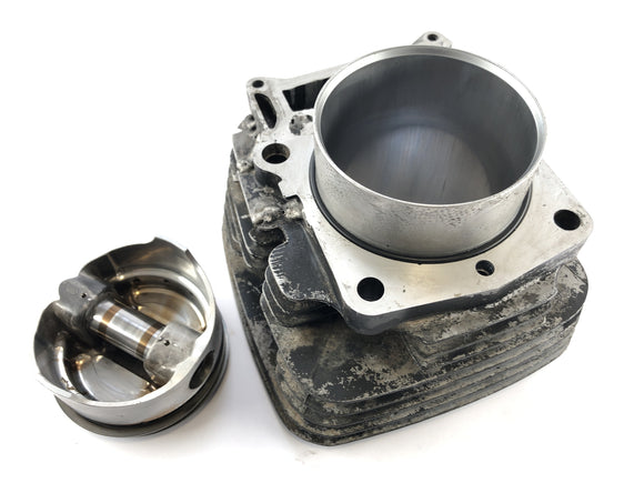 ヤマハTT 600 59X [1986]  - ピストンシリンダー付きシリンダーが溶接されています