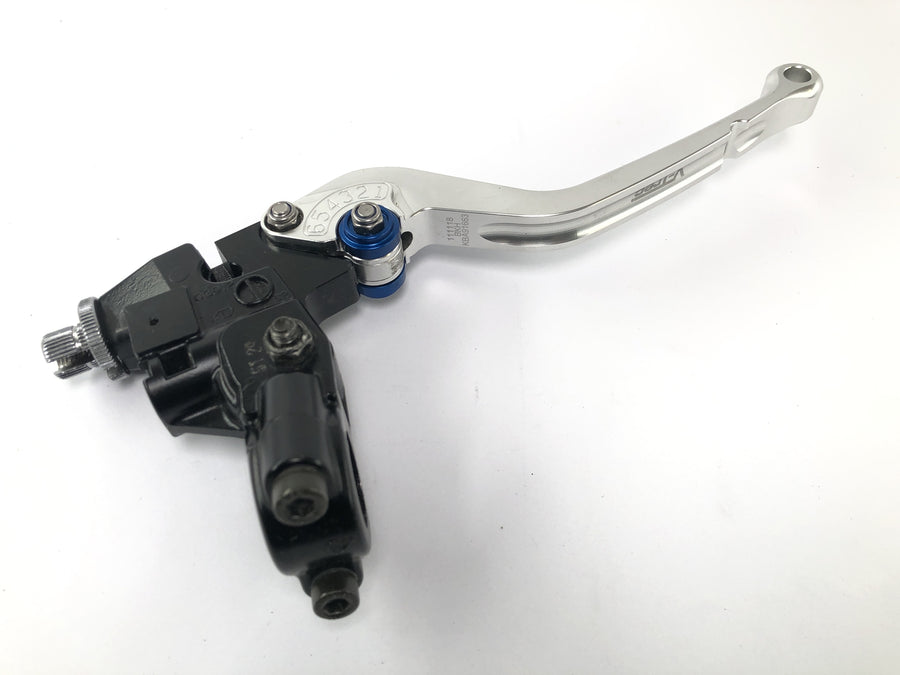 Triumph Sprint ST 1050 [2005] - käsijarrupumppu ja kytkin, joka sopii V Trec -vivulla ja Abe