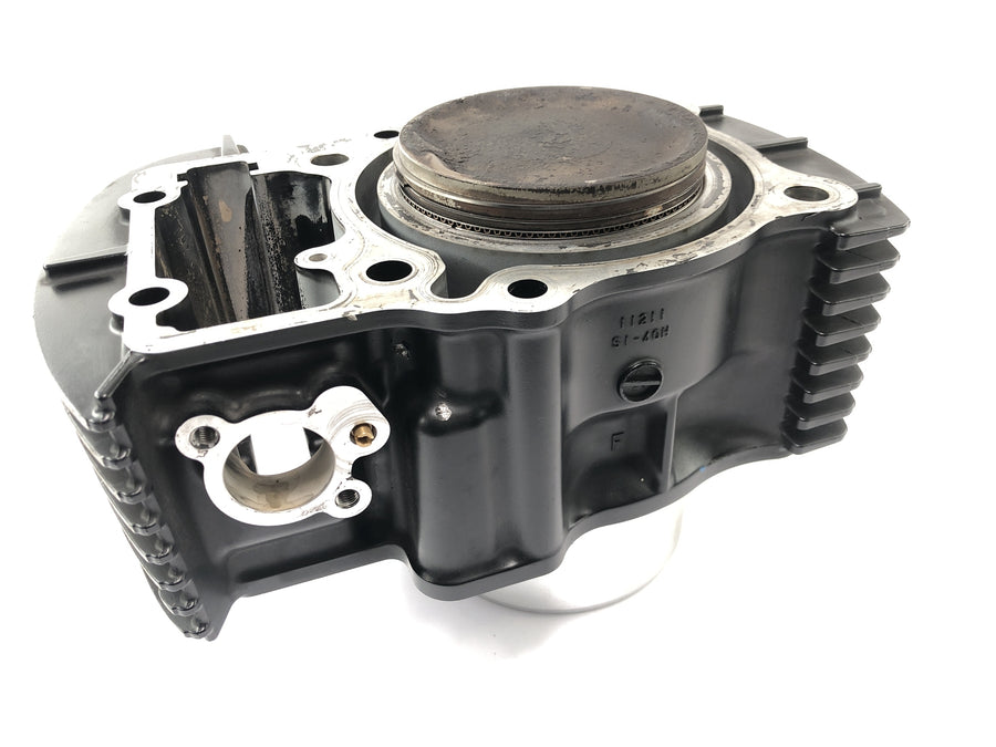 Suzuki VZ 1500 WVCU [2011] - cylinder med stempelcylinder foran