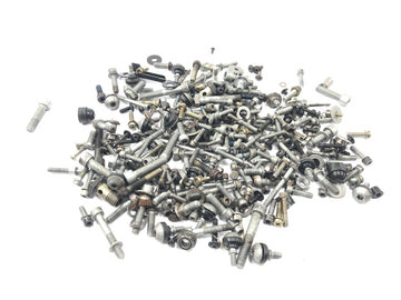 BMW K 1200 GT K12 [2003] - 残りの部品とネジが多数のネジと小さな部品が混在しています - 0