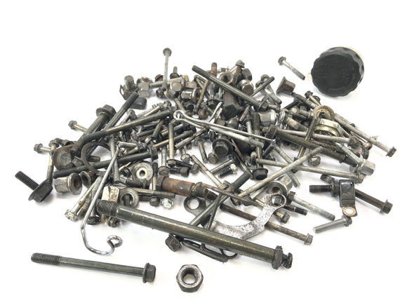 Kawasaki ZR7 ZR750F [1999] - Schrauben und Restteile Konvolut