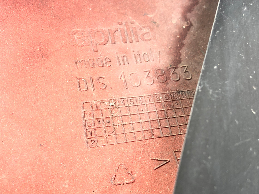 Aprilia SL 1000 Falco PA [2000] - Parte lateral lateral da capa de revestimento à esquerda