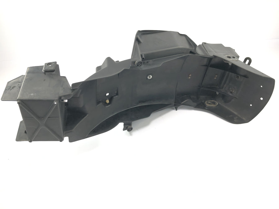 Yamaha YZF 750 R 4HN [1995] - Proteção interna traseira do para-lama da carenagem da roda traseira