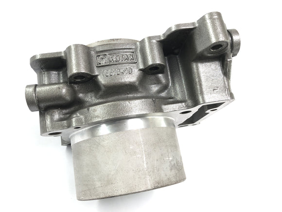 Aprilia SL 1000 Falco PA [2000] - Cilindro con pistones en el frente