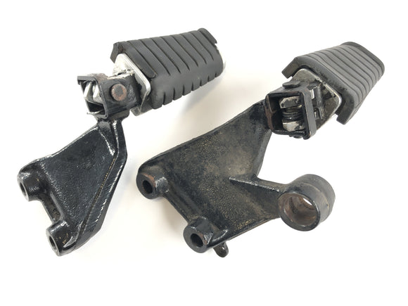 Yamaha v Max 1200 2We [1996]  - 驾驶员的脚踏板，左右脚踏板