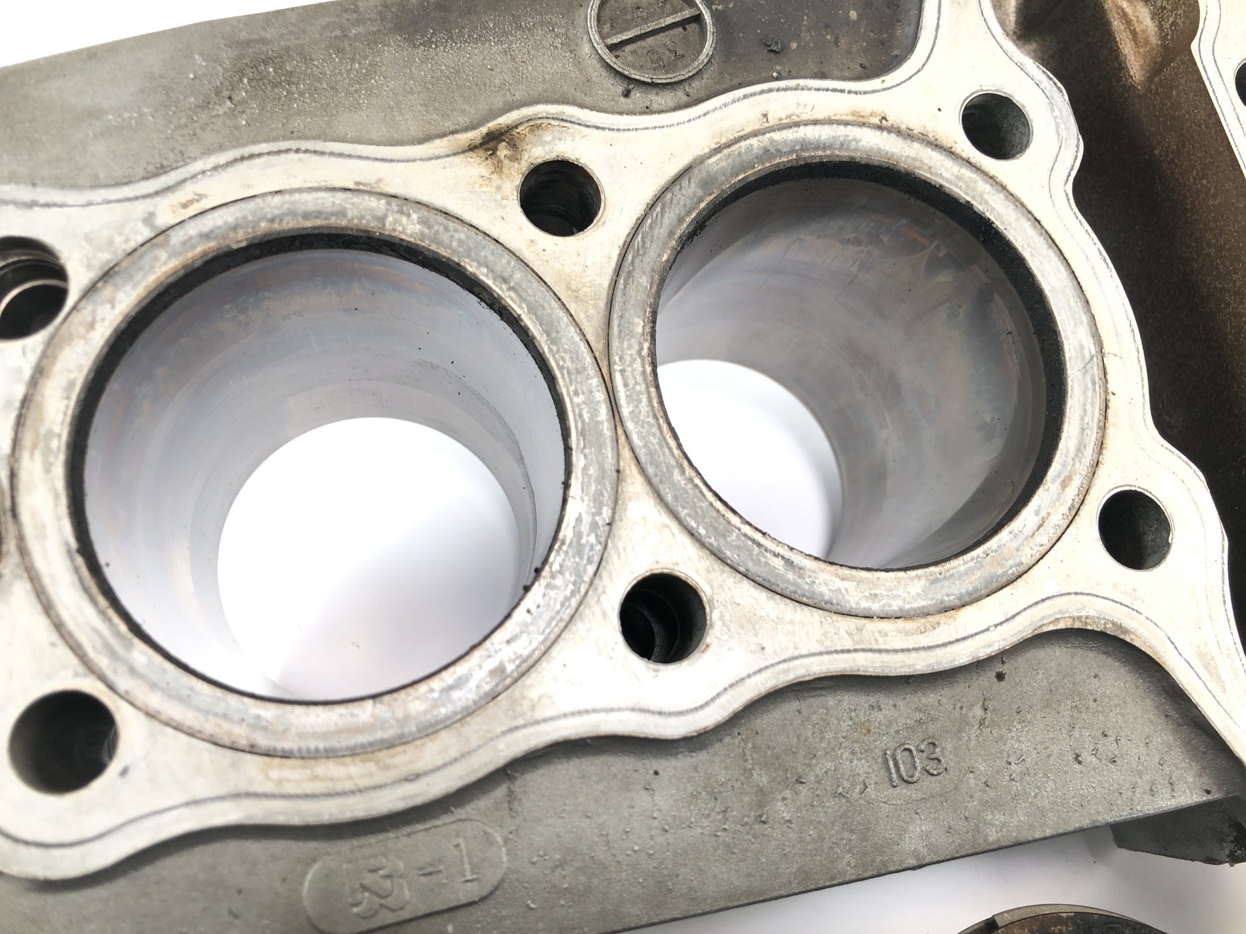 ゼファー750 ZR750C ピストン - Yahoo!オークション RS 純正シリンダー