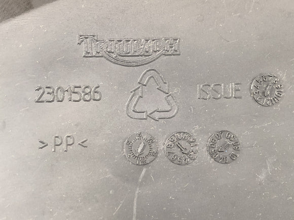 Triumph Sprint St 1050 [2005]  - インテリアクラッディング左被覆