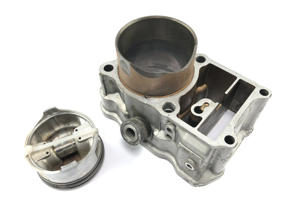 Honda XRV 750 Africa Twin RD04 [1990] - Zylinder mit Kolben vorne