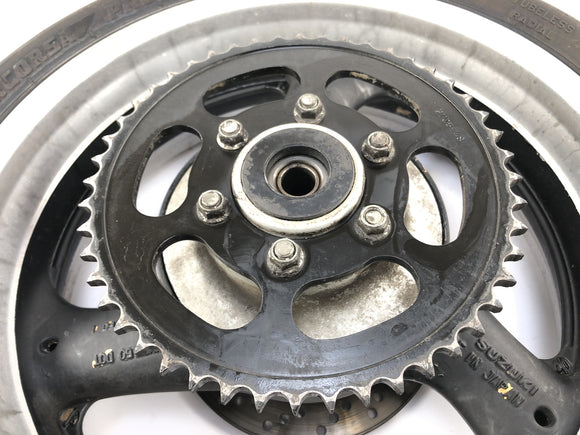 Suzuki GSX R 1100 GV73B [1990] - Baghjulhjulsfunktion bagpå med bremseskive og kædehjul