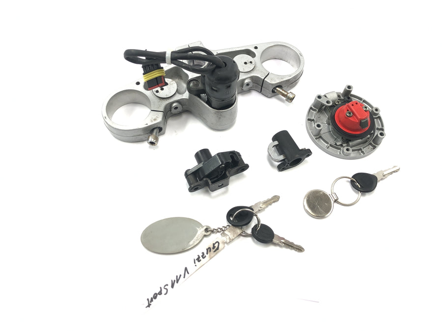 Moto Guzzi V11 Sport [1999] - Slotset contactslot vorkbrug bovenaan tankdop