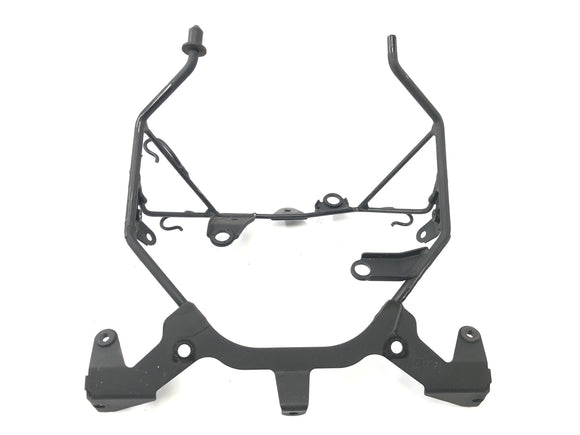 Suzuki VZ 1500 WVCU [2011] - Кронштейн держателя лампы передний