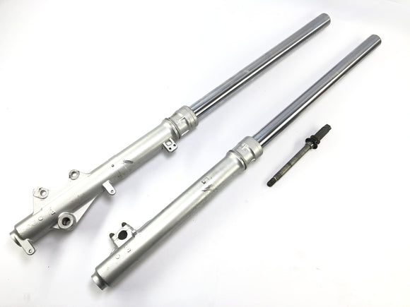 Yamaha DT 125 DE06 [2005] - Fourche télescopique avec axe