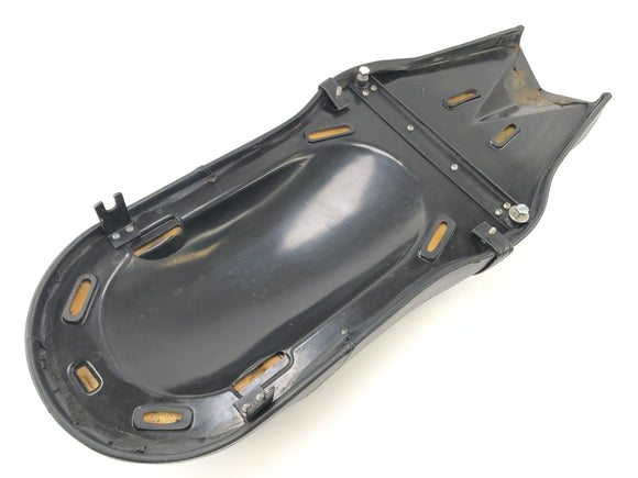 Moto Guzzi V7 Special [1971]  - シートベンチ