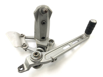 BMW R 1100 S R11S [2005] - Fußraste rechts Fahrerfußraste mit Bremspedal - 0