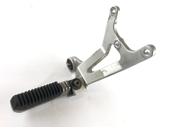 Suzuki GSX -R 1100 W GU75 C [1993] - Pediatrische voetsteun met houder aan de rechterkant