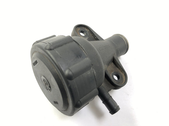 BMW K 100 RT [1988] - zásuvka pro výplň chladicí kapaliny v krku