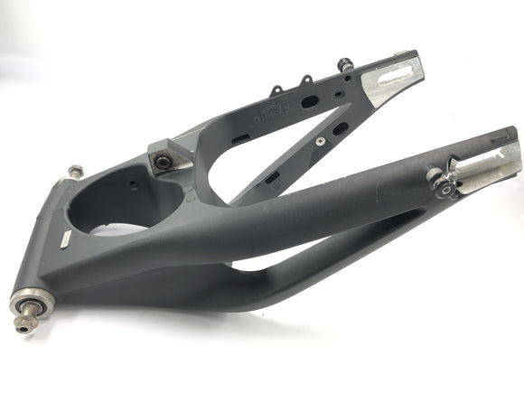 Triumph Street Triple R 675 D67LD [2010] - свинг -качание задних колес