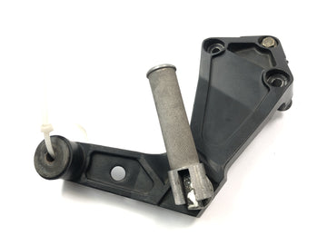 Triumph Daytona 900 T300 [1996] - Fußrastenhalterung Beifahrer rechts Soziusfußraste