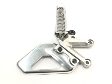 Aprilia RSV 1000 R [2004] - Fahrerfußraste links Fußraste mit Halter