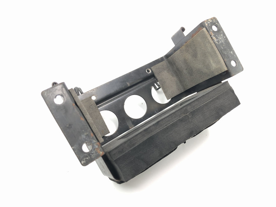 Suzuki GSX-R 1100 W GU75 C [1994] - Batteriekasten Halterung Batterie