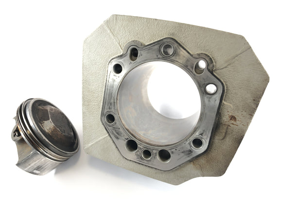 Moto Guzzi Norge 1200 [2006] - Sylinteri vasemmalla puolella